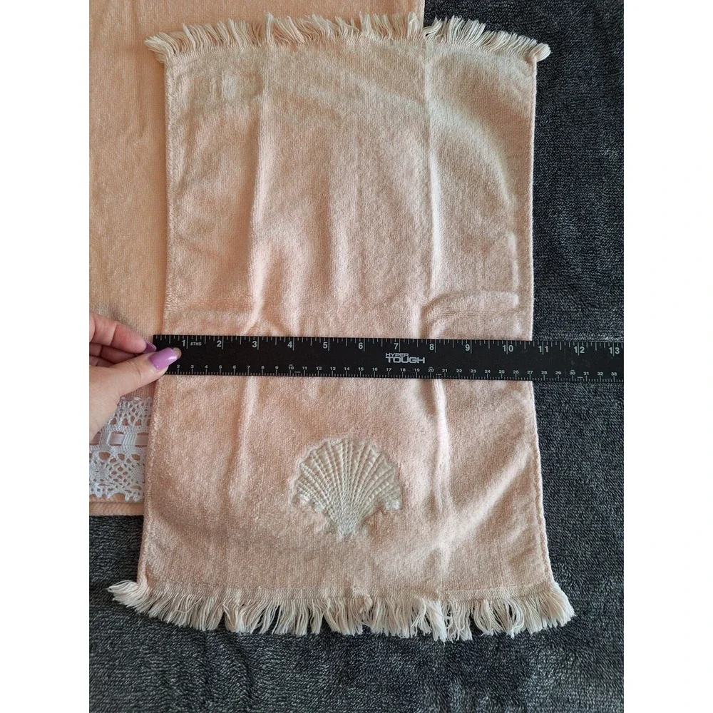 Vantage Ames Towels 1 Bath 1‎ Hand Pink Shell Embroidered Beachy USA Made